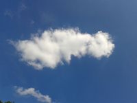 Blauer Himmel und wei&szlig;e Wolken - Foto Hildegard Hoffmann